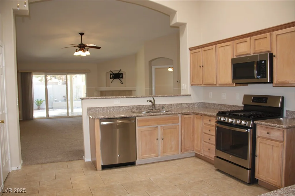 10321 Birch Bluff, Las Vegas, NV 89145
