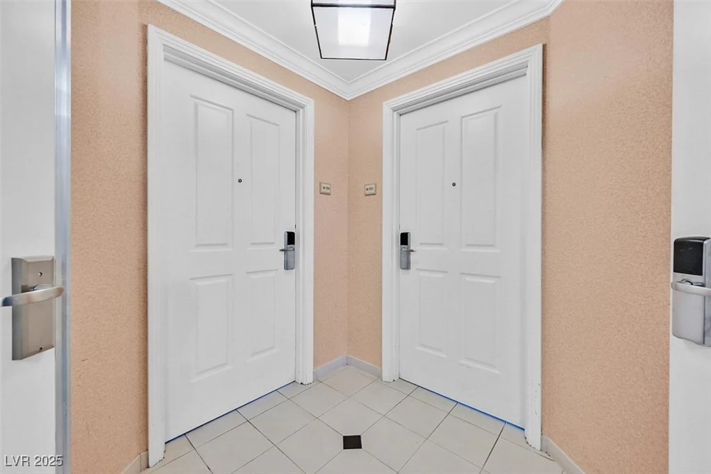 135 Harmon, Las Vegas, NV 89109