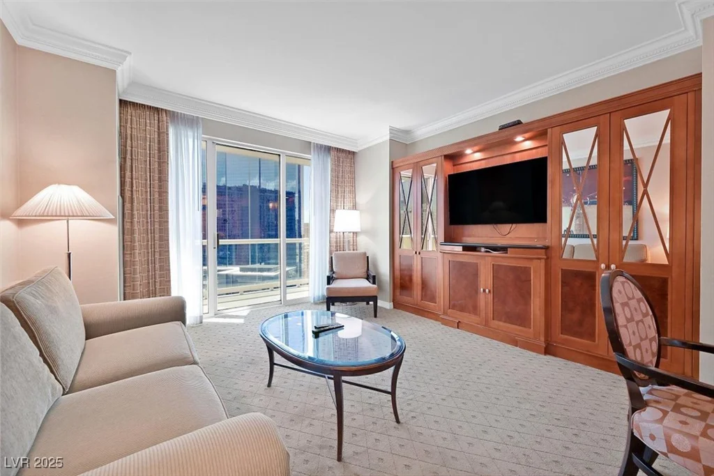 135 Harmon, Las Vegas, NV 89109