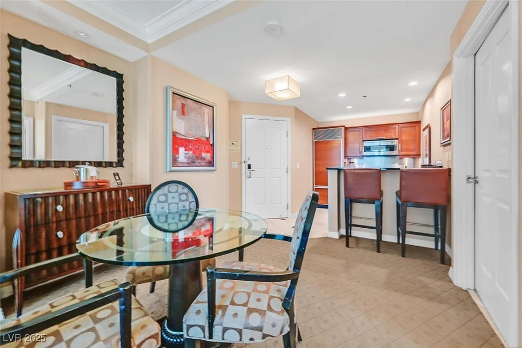 135 Harmon, Las Vegas, NV 89109