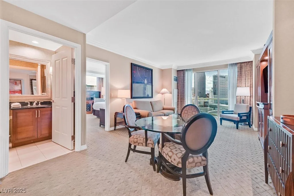 135 Harmon, Las Vegas, NV 89109