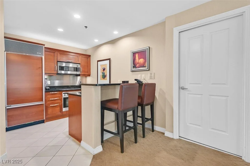 135 Harmon, Las Vegas, NV 89109