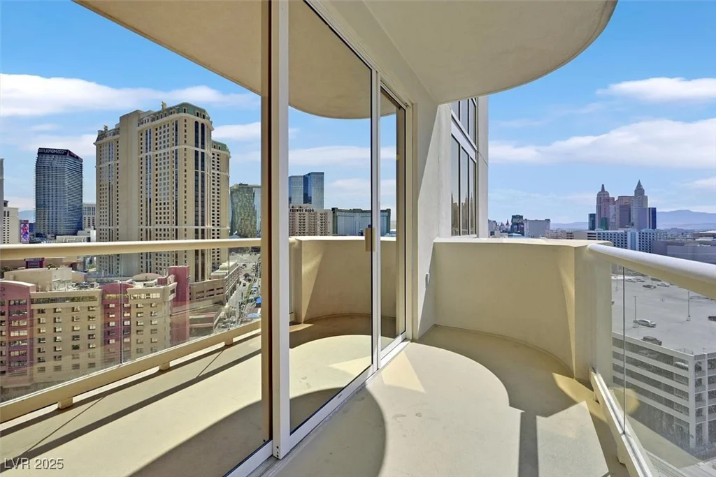 135 Harmon, Las Vegas, NV 89109