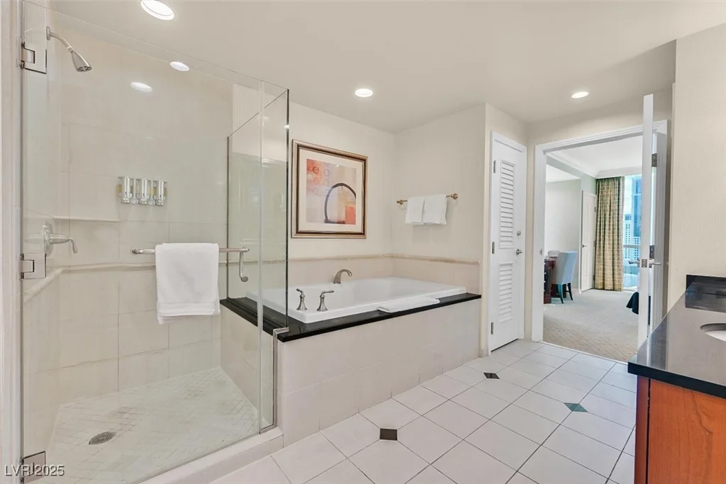 135 Harmon, Las Vegas, NV 89109