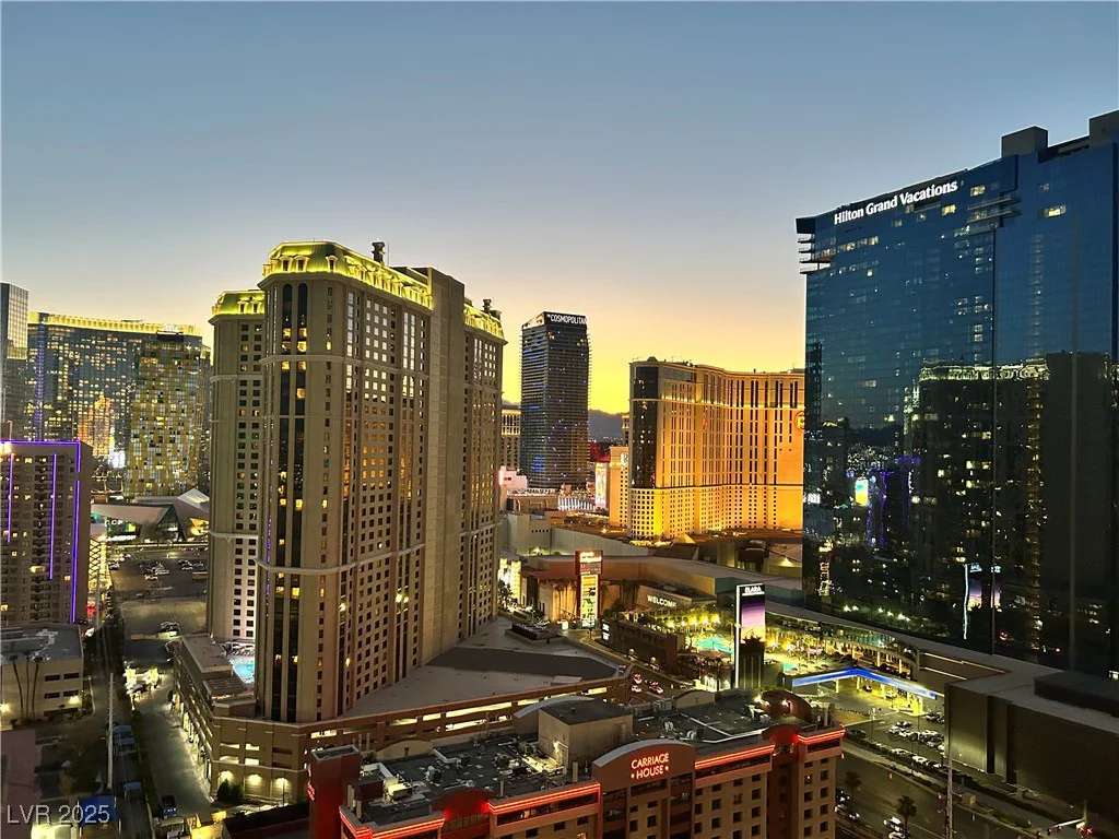 135 Harmon, Las Vegas, NV 89109