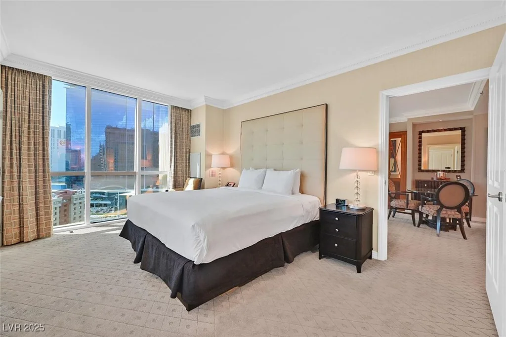 135 Harmon, Las Vegas, NV 89109