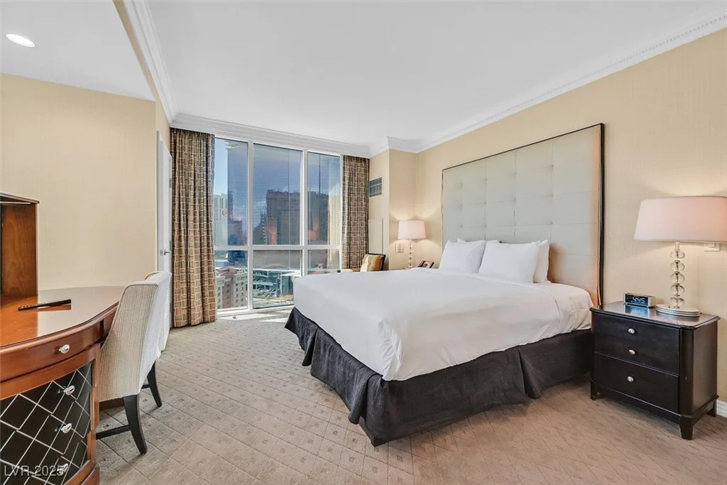 135 Harmon, Las Vegas, NV 89109