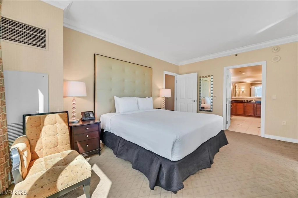 135 Harmon, Las Vegas, NV 89109