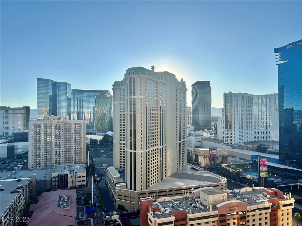 135 Harmon, Las Vegas, NV 89109