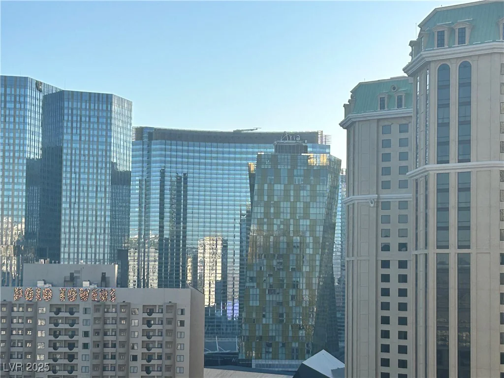 135 Harmon, Las Vegas, NV 89109