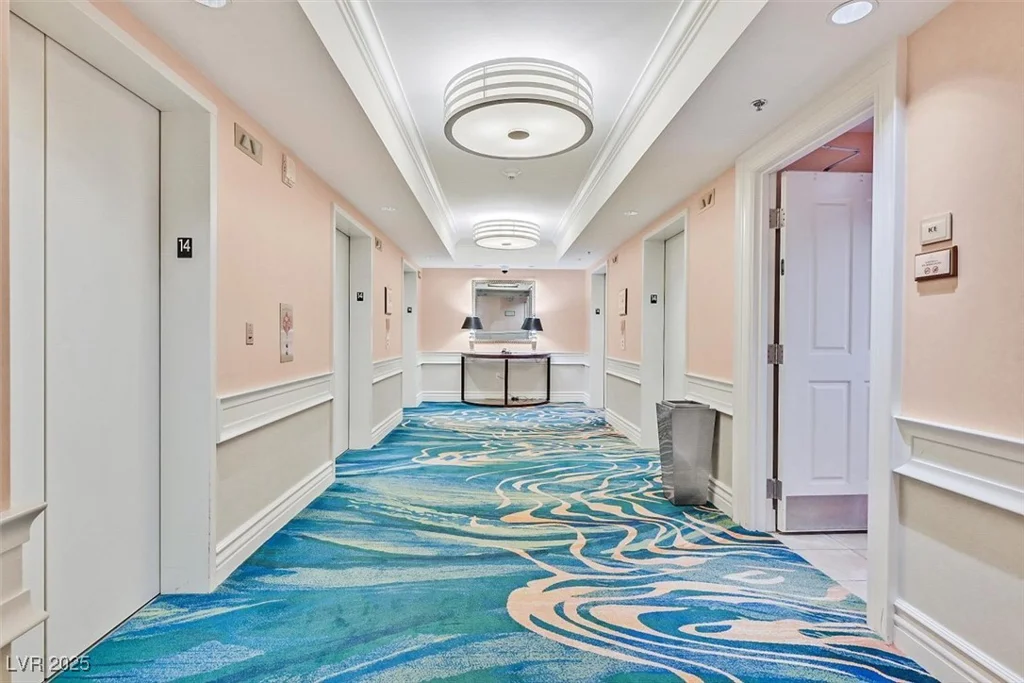 135 Harmon, Las Vegas, NV 89109