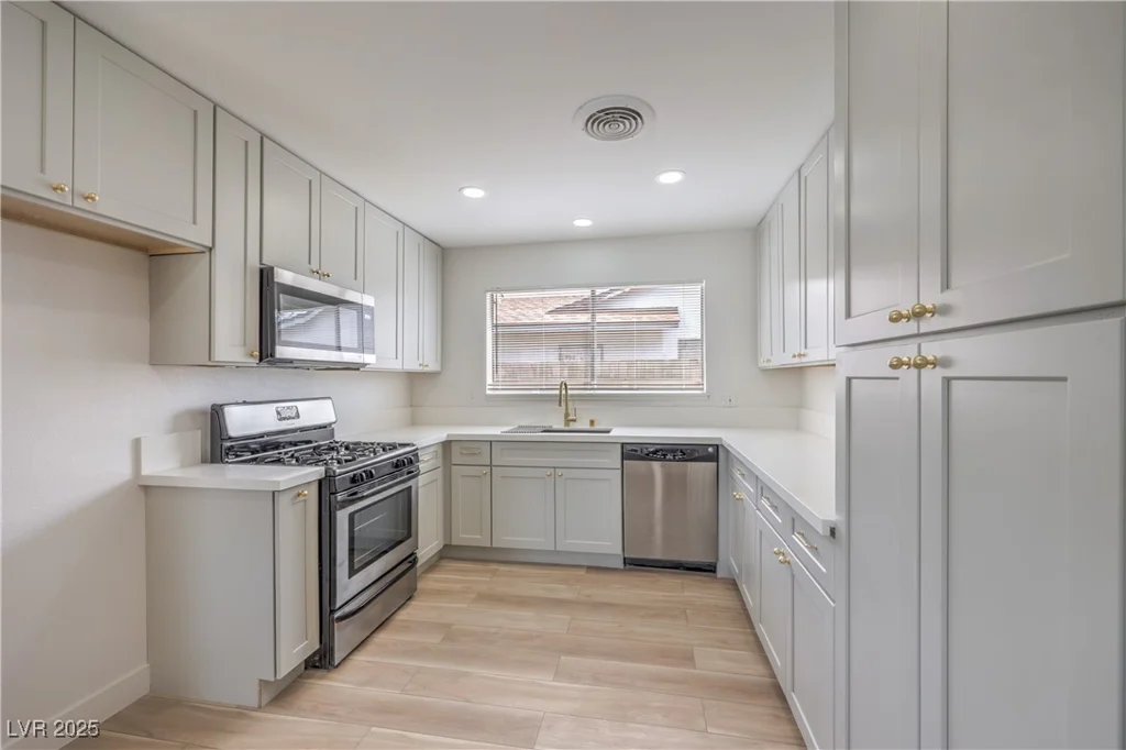 5203 Treasure, Las Vegas, NV 89122