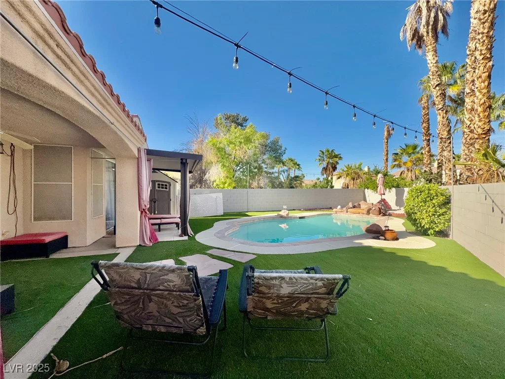 1704 Cordoba Canyon, Las Vegas, NV 89117