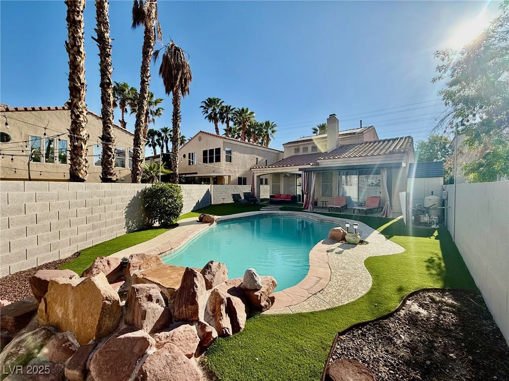 1704 Cordoba Canyon, Las Vegas, NV 89117