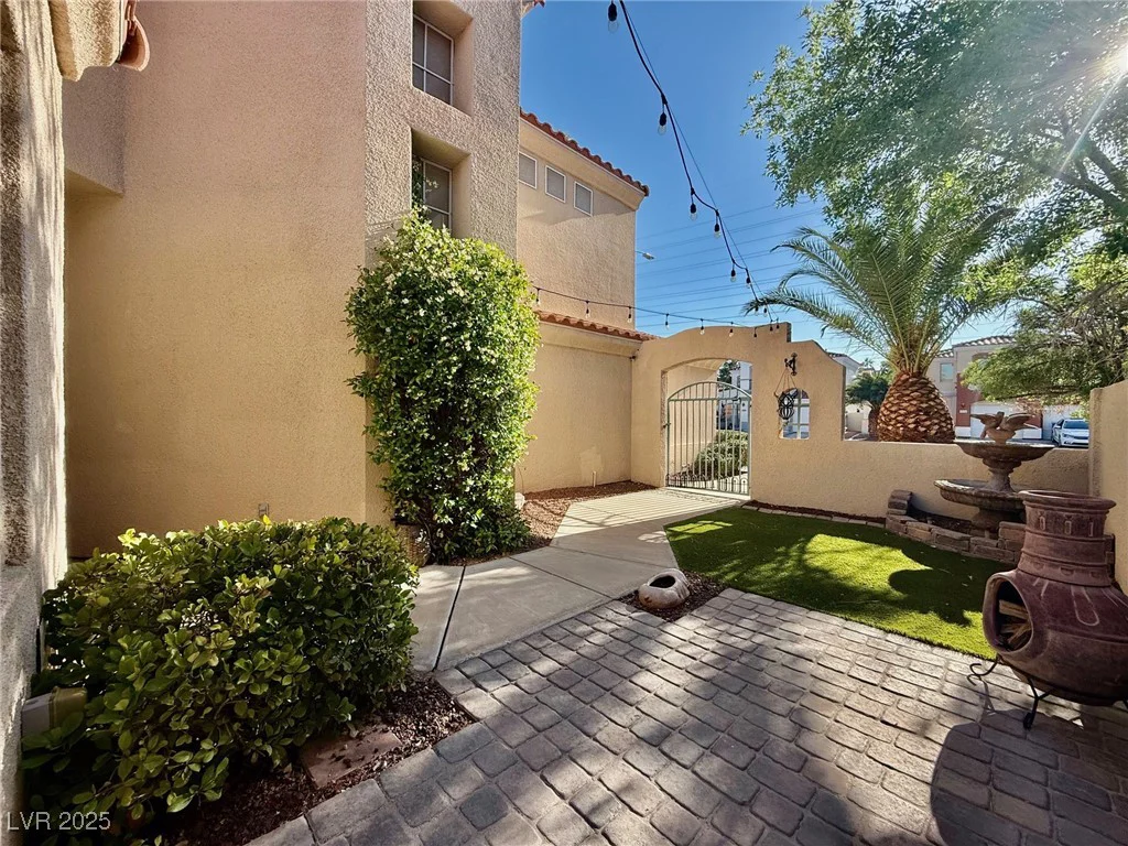 1704 Cordoba Canyon, Las Vegas, NV 89117