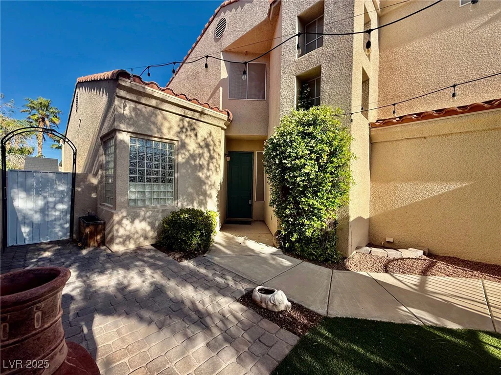 1704 Cordoba Canyon, Las Vegas, NV 89117