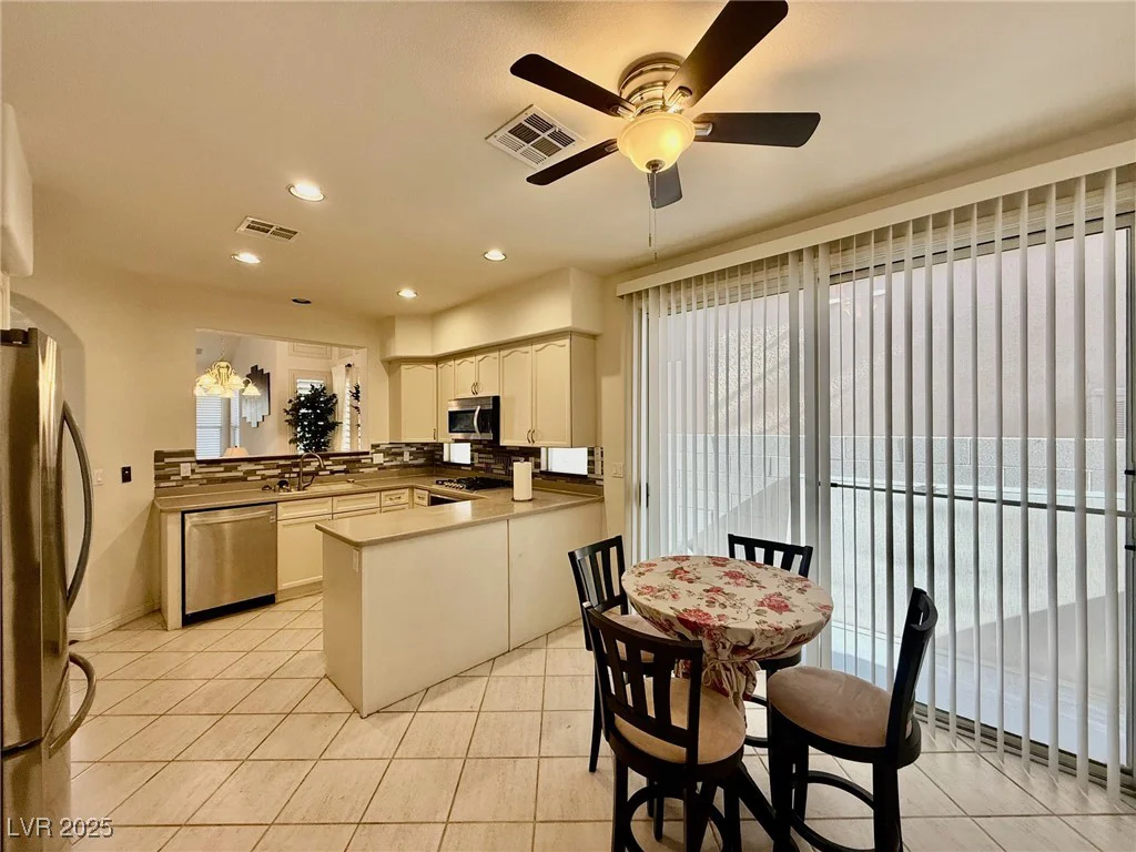 1704 Cordoba Canyon, Las Vegas, NV 89117