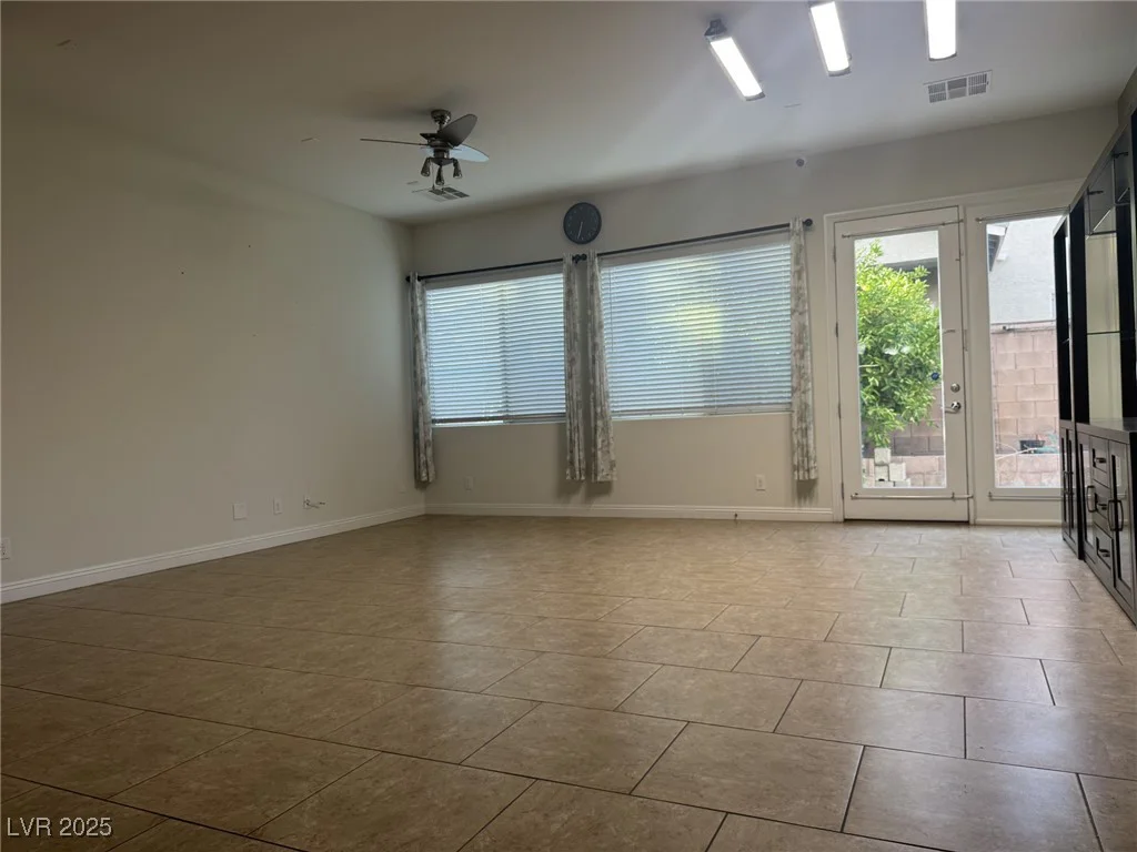 7934 Cape Flattery, Las Vegas, NV 89147