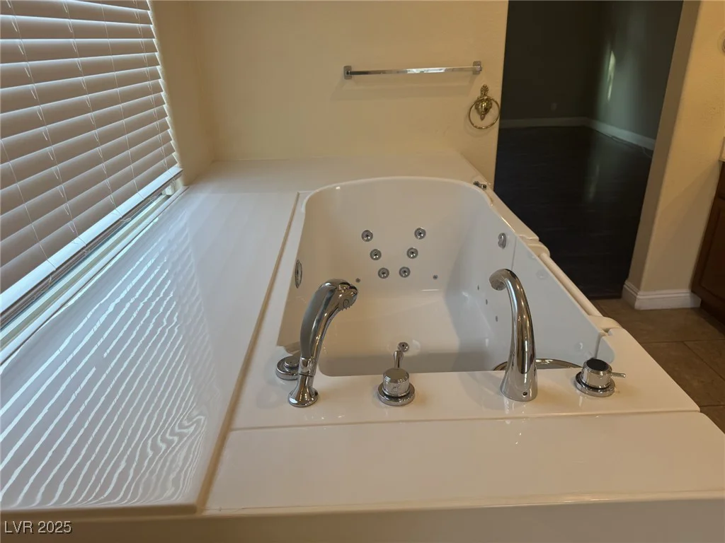 7934 Cape Flattery, Las Vegas, NV 89147