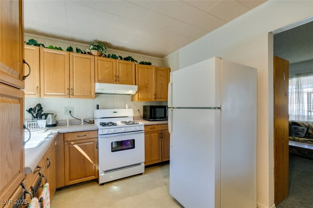 136 Elm, Henderson, NV 89015