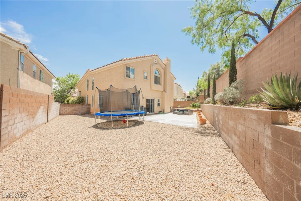 2057 Wandering Doe, Las Vegas, NV 89134