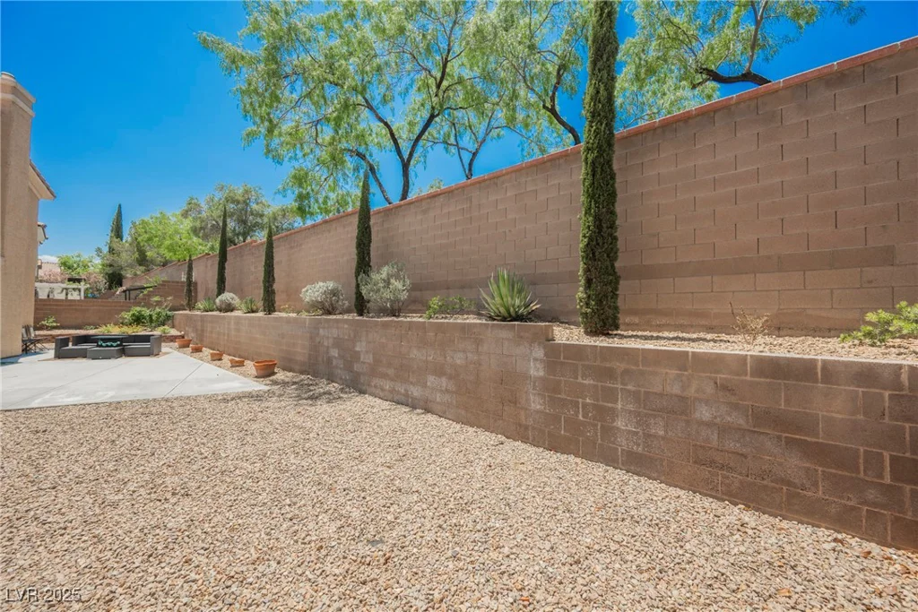2057 Wandering Doe, Las Vegas, NV 89134