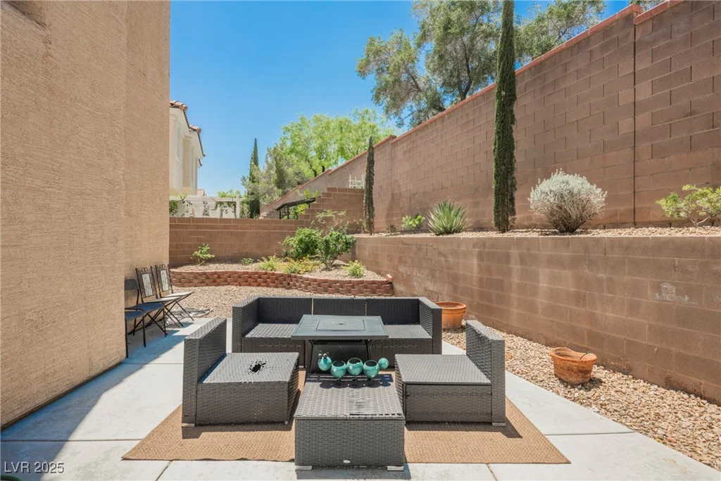 2057 Wandering Doe, Las Vegas, NV 89134