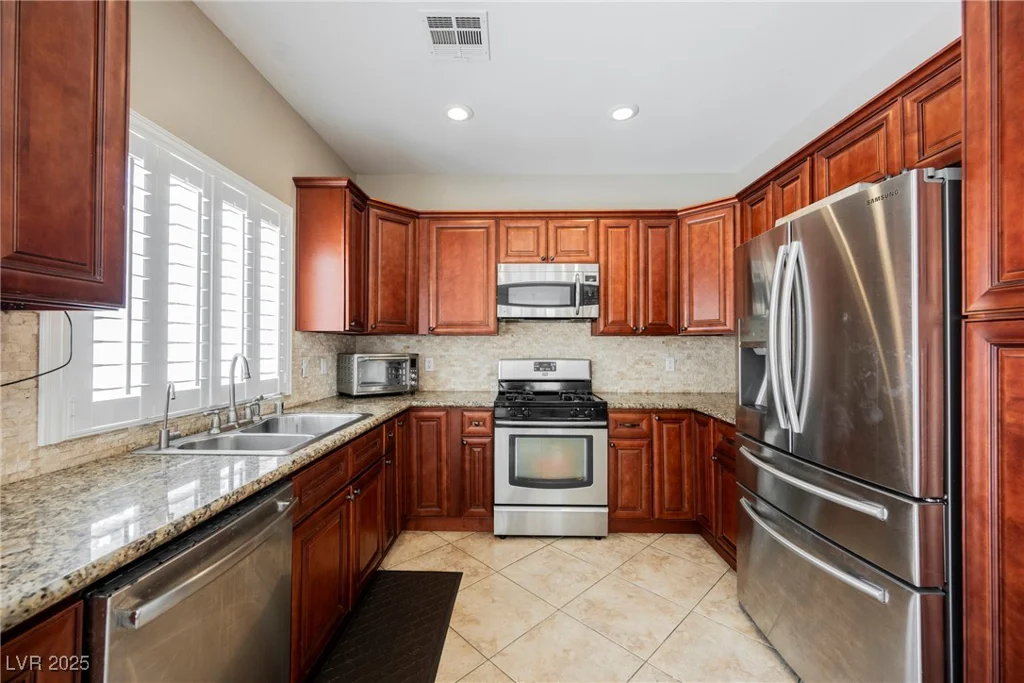 2057 Wandering Doe, Las Vegas, NV 89134