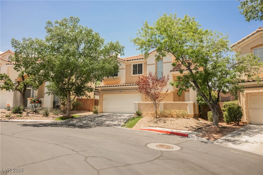 2057 Wandering Doe, Las Vegas, NV 89134