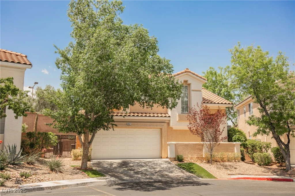 2057 Wandering Doe, Las Vegas, NV 89134