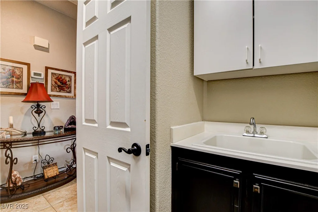 2958 Lapis Beach, Las Vegas, NV 89117