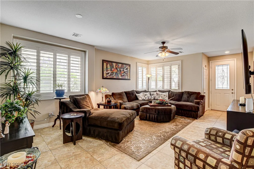 2958 Lapis Beach, Las Vegas, NV 89117