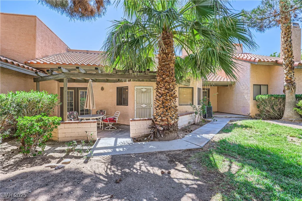 2708 Campo Verde, Las Vegas, NV 89121