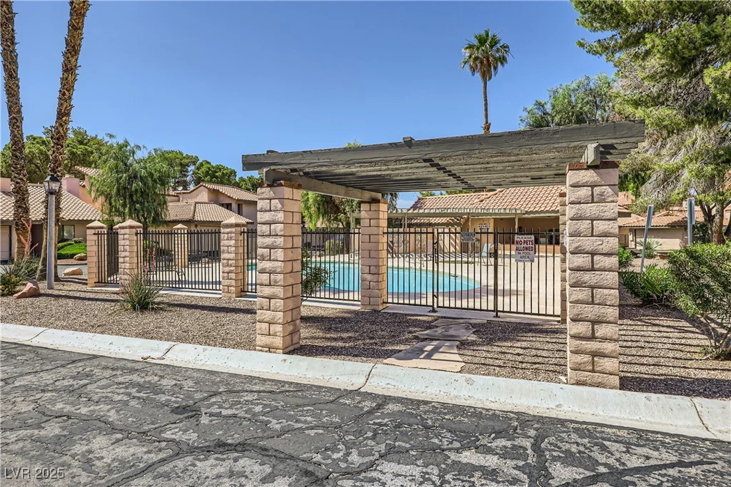 2708 Campo Verde, Las Vegas, NV 89121