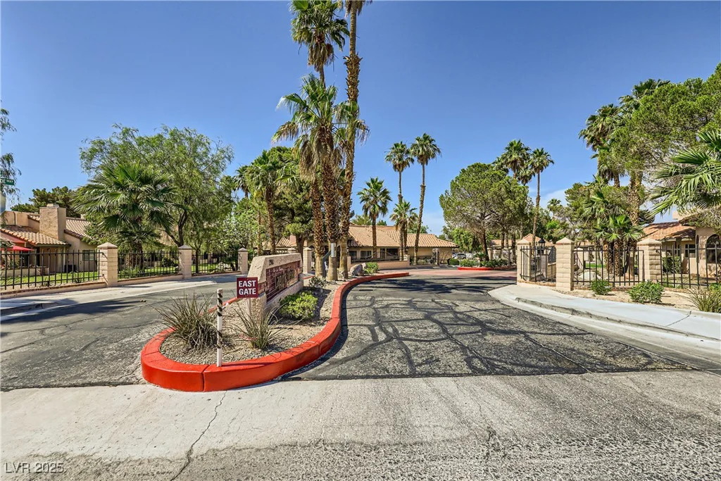 2708 Campo Verde, Las Vegas, NV 89121