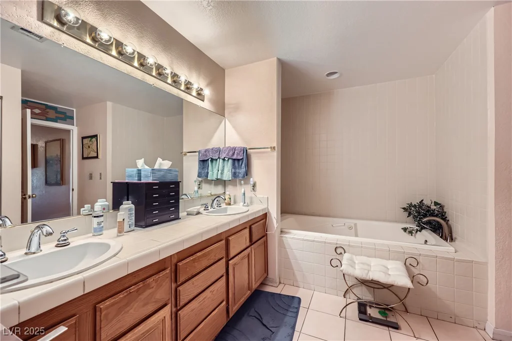 2708 Campo Verde, Las Vegas, NV 89121