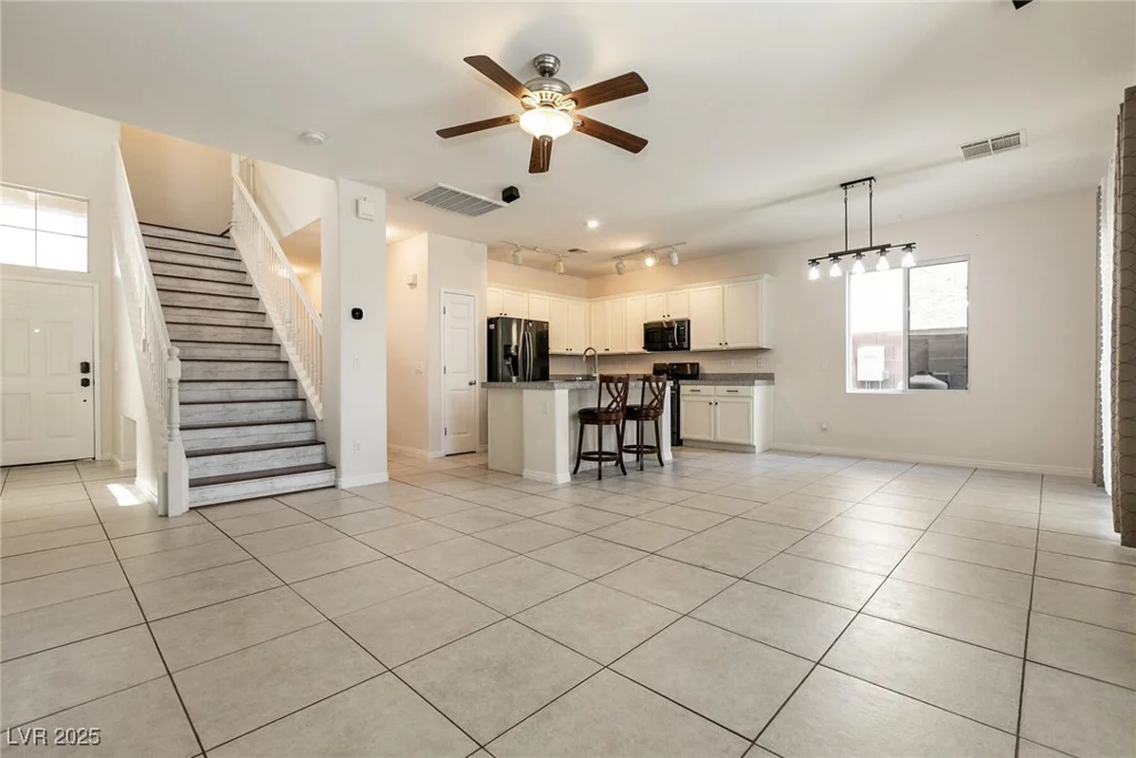 9712 Red Horse, Las Vegas, NV 89143