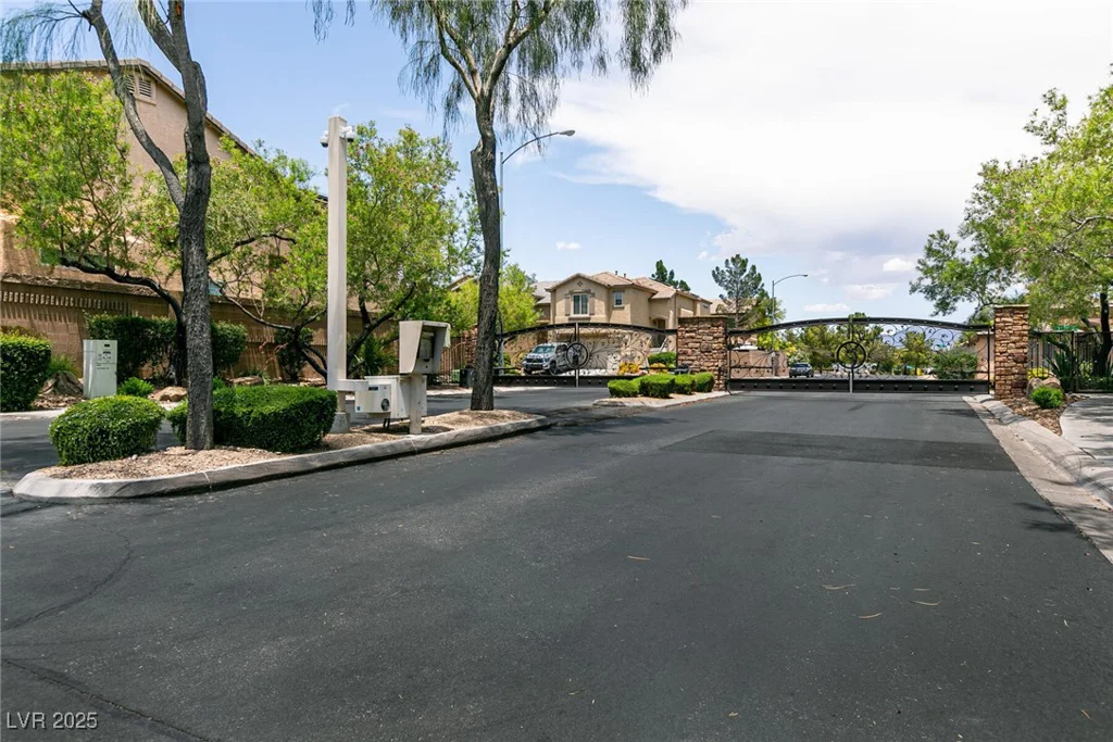 9712 Red Horse, Las Vegas, NV 89143