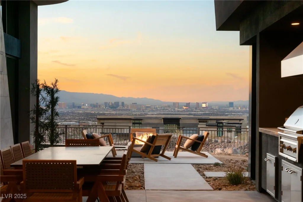 4 Horseshoe Rock, Henderson, NV 89012