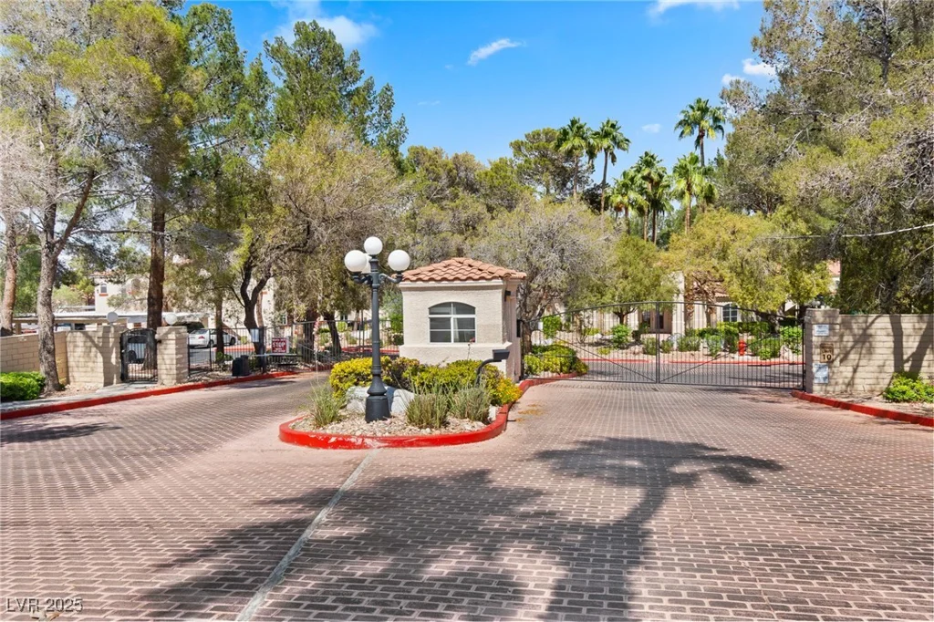 8409 Running Deer, Las Vegas, NV 89145