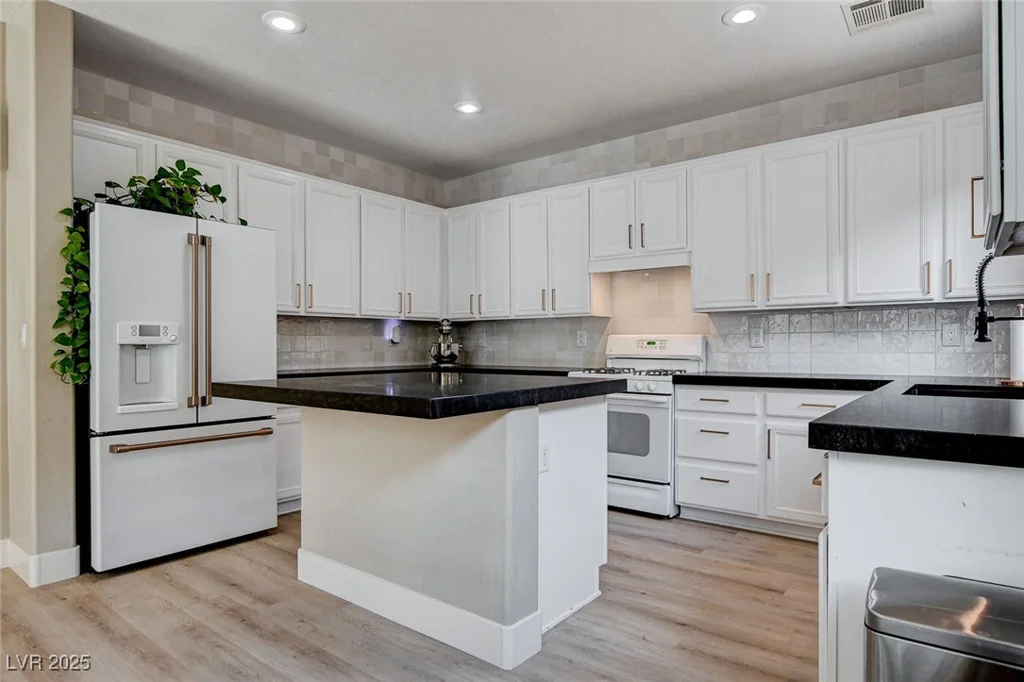 1127 Lake Berryessa, Henderson, NV 89002
