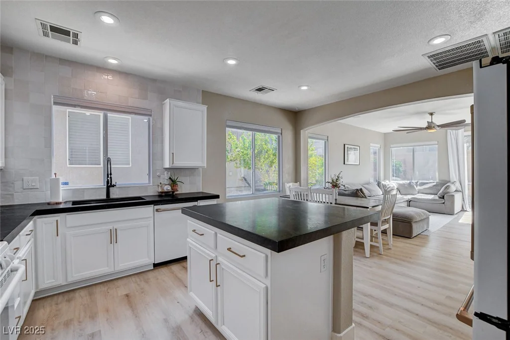 1127 Lake Berryessa, Henderson, NV 89002