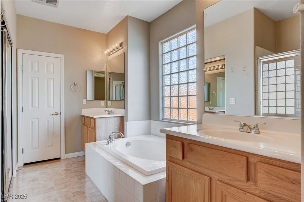 1127 Lake Berryessa, Henderson, NV 89002