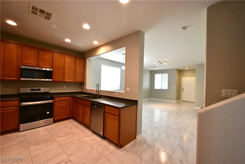 7089 Oberling Bay, Las Vegas, NV 89113
