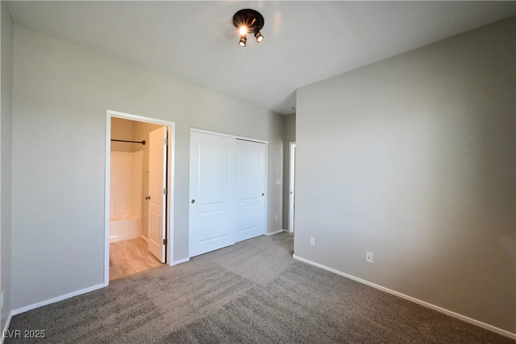 7089 Oberling Bay, Las Vegas, NV 89113