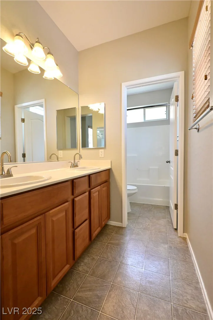 7089 Oberling Bay, Las Vegas, NV 89113