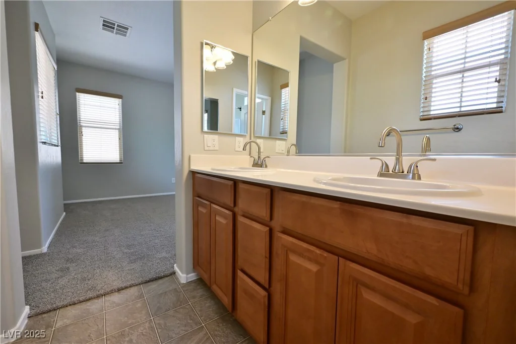 7089 Oberling Bay, Las Vegas, NV 89113