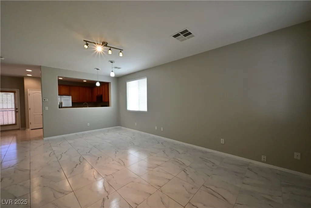 7089 Oberling Bay, Las Vegas, NV 89113