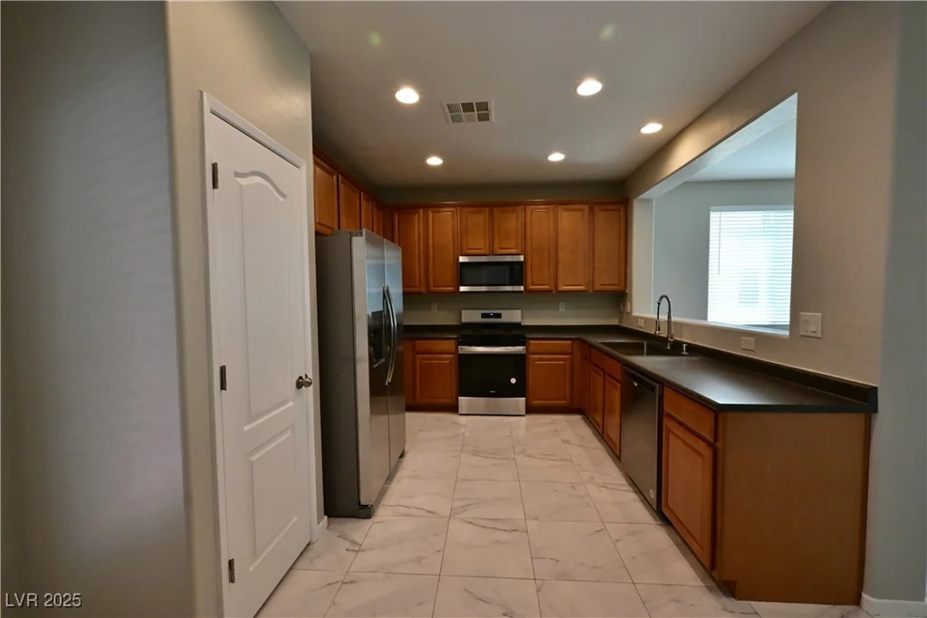 7089 Oberling Bay, Las Vegas, NV 89113