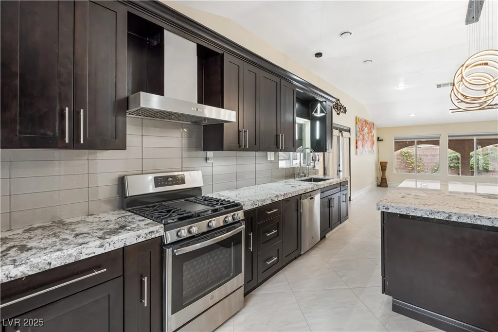 8021 Yellow Daisy, Las Vegas, NV 89147